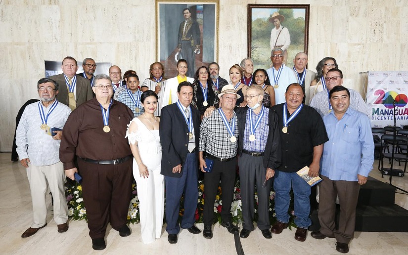 ALMA entrega orden municipal a destacadas personalidades al celebrarse el bicentenario de Managua