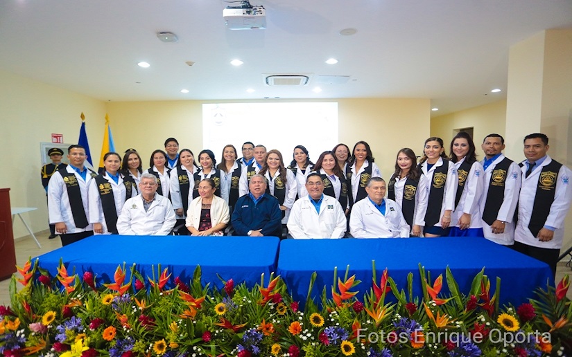 Hospital Escuela Carlos Roberto Huembes gradúa a 24 médicos especialistas
