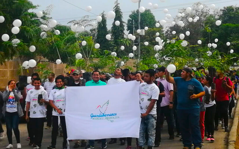 Jóvenes siembran árboles por la paz, la vida y la esperanza en Managua