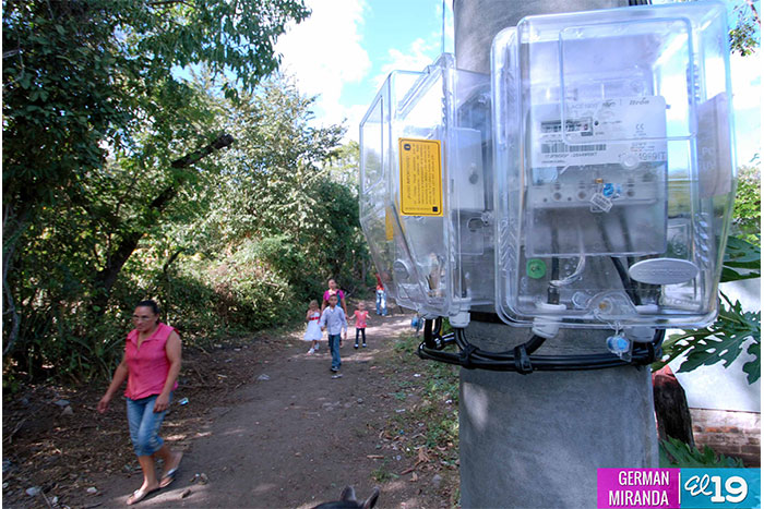 ENATREL electrifica comunidad Los Cocos de Ciudad Darío