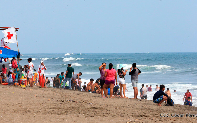 Poneloya y Las Peñitas refrescan a los veraneantes en occidente