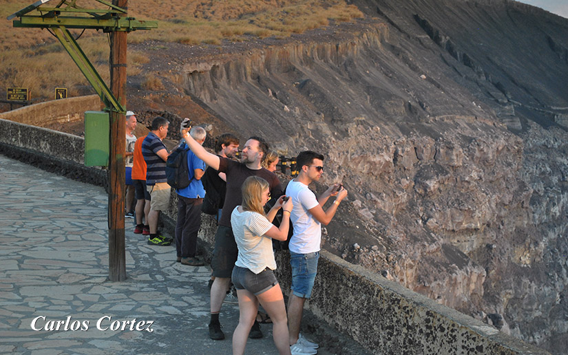 Amplia afluencia de turistas nacionales y extranjeros en sitios turísticos de Masaya