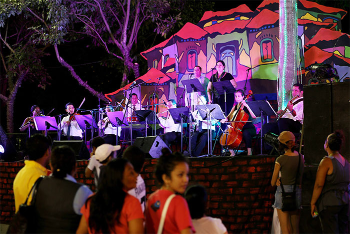 Camerata Bach deleita a familias nicaragüenses con villancicos y sones de pascua
