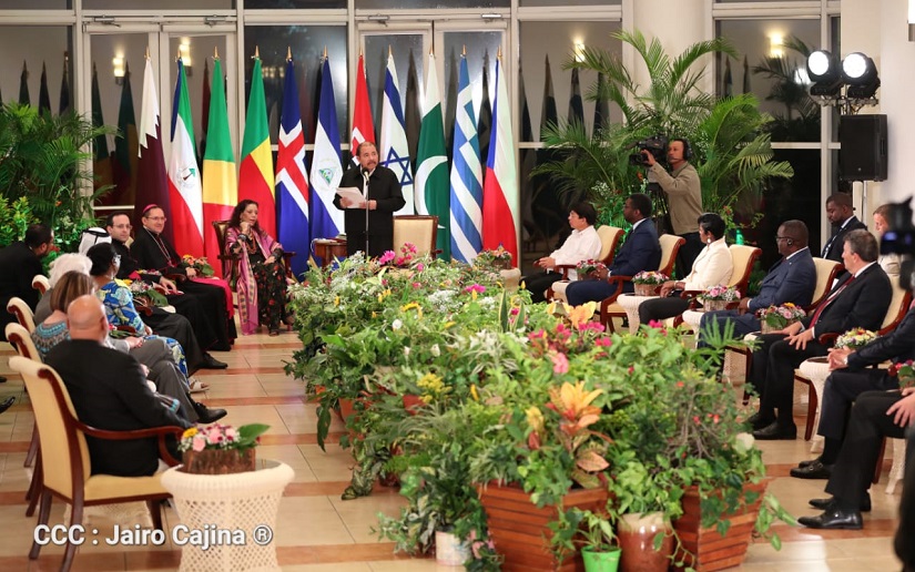 Presidente Daniel Ortega y vicepresidenta Rosario Murillo reciben cartas credenciales de nuevos embajadores