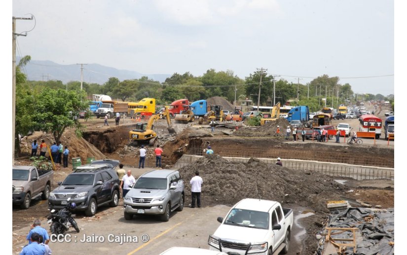 Se restablece circulación vehicular en carretera nueva a León