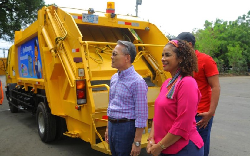 China (Taiwán) dona a la Alcaldía de Managua camión recolector de basura 