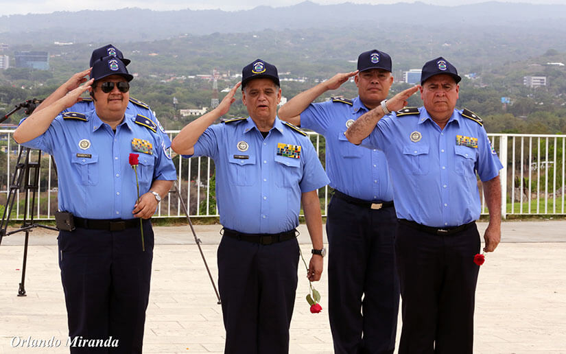 Policía Nacional y Corte Suprema de Justicia rinden homenaje al general Sandino