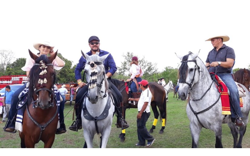 Ticuantepe celebra la Santa Cruz con popular desfile hípico