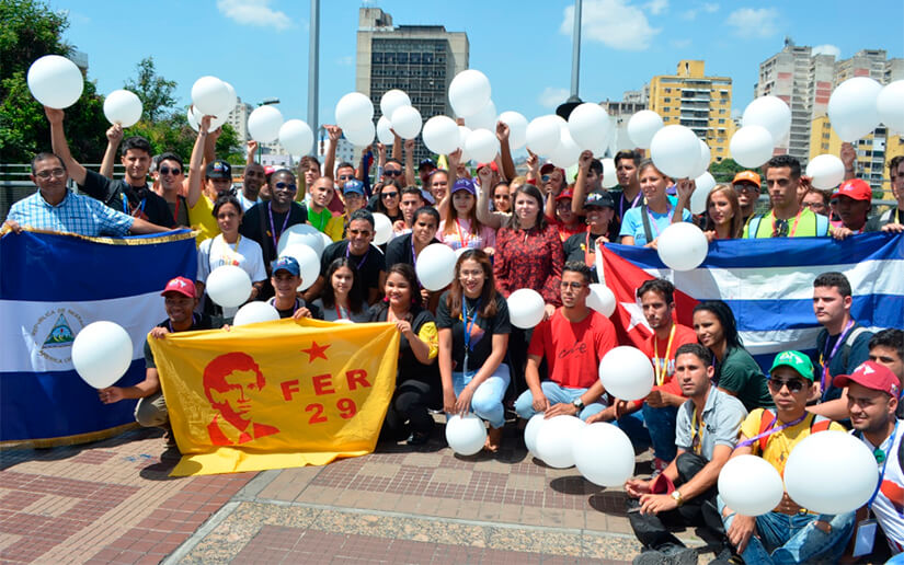 Delegados al 18 Congreso al CLAE rinden homenaje al General Sandino en Venezuela 
