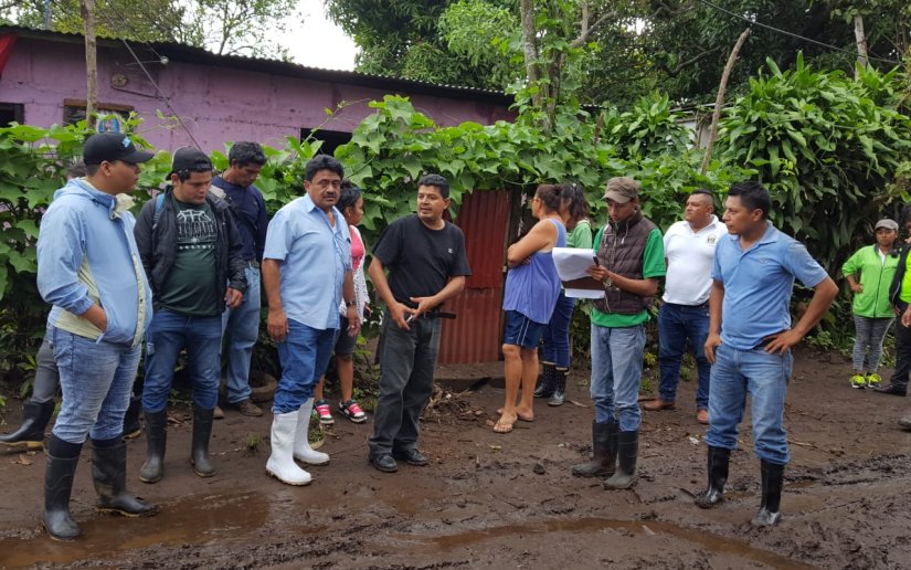 Familias afectadas por lluvias reciben apoyo de autoridades municipales en San Marcos
