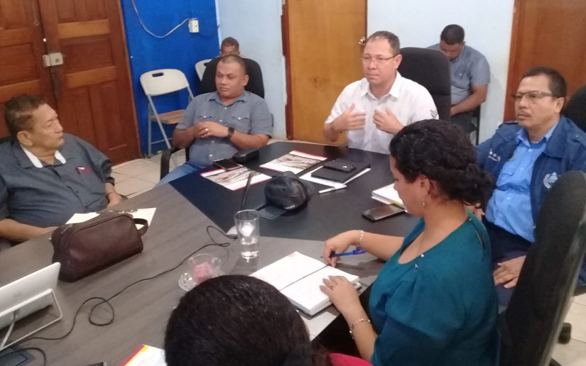 Presidente ejecutivo de Inpesca sostiene encuentro con pescadores y autoridades regionales en Bilwi