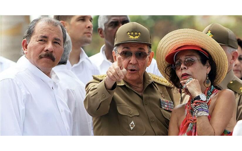 Comandante Daniel Ortega y compañera Rosario Murillo saludan al Comandante de la Revolución Cubana, Raúl Castro Ruz