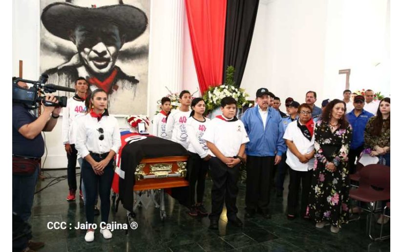 Presidente Daniel Ortega y compañera Rosario Murillo rinden homenaje al héroe del amor, Bismarck Martínez