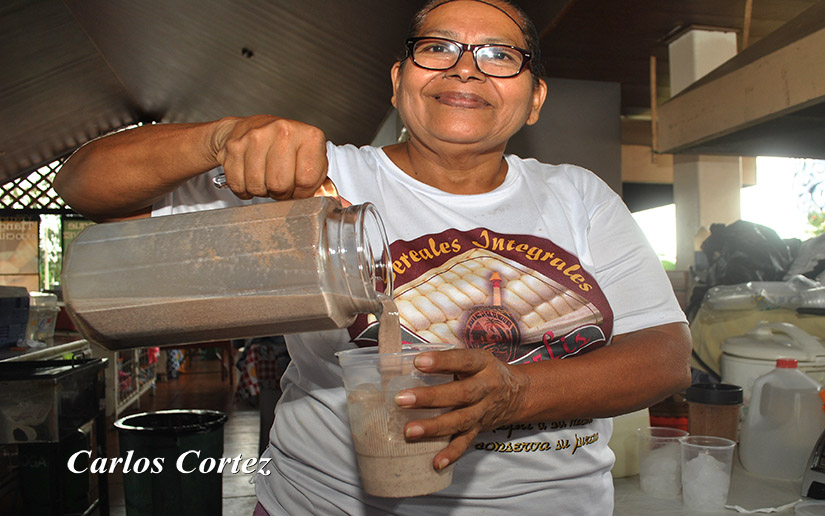 Emprendedora nicaragüense ha logrado progresar y ahora oferta 23 productos en el tiangue Hugo Chávez Frías
