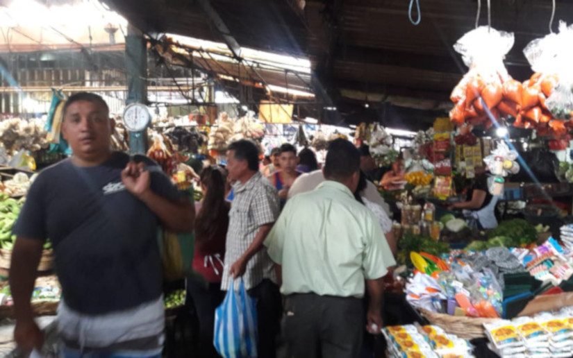 Mercado Israel Lewites abastecido de productos