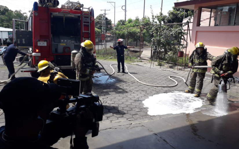Bomberos de Ciudad Sandino ponen a prueba capacidades de extinción en tanques de combustible
