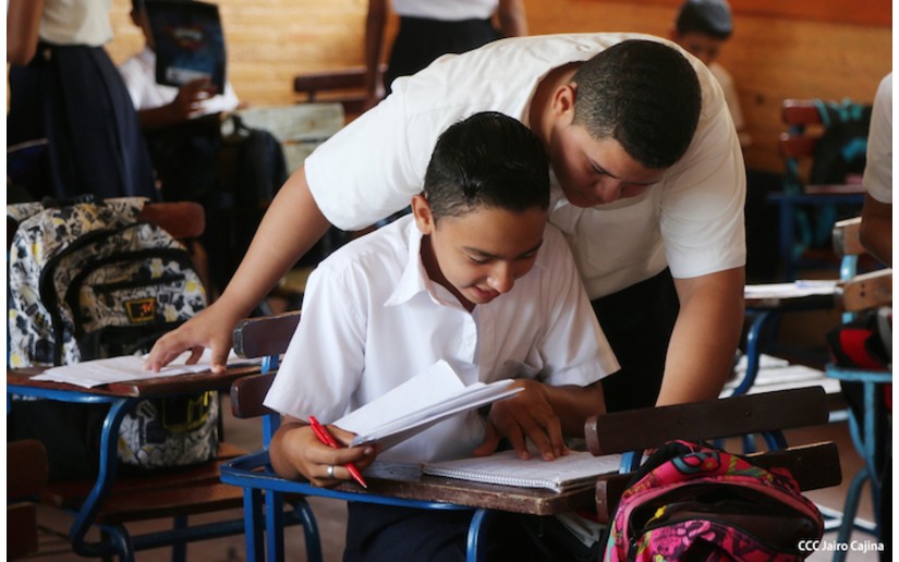 Ministerio de Educación: Profesores y estudiantes participan en maratón de ortografía y gramática