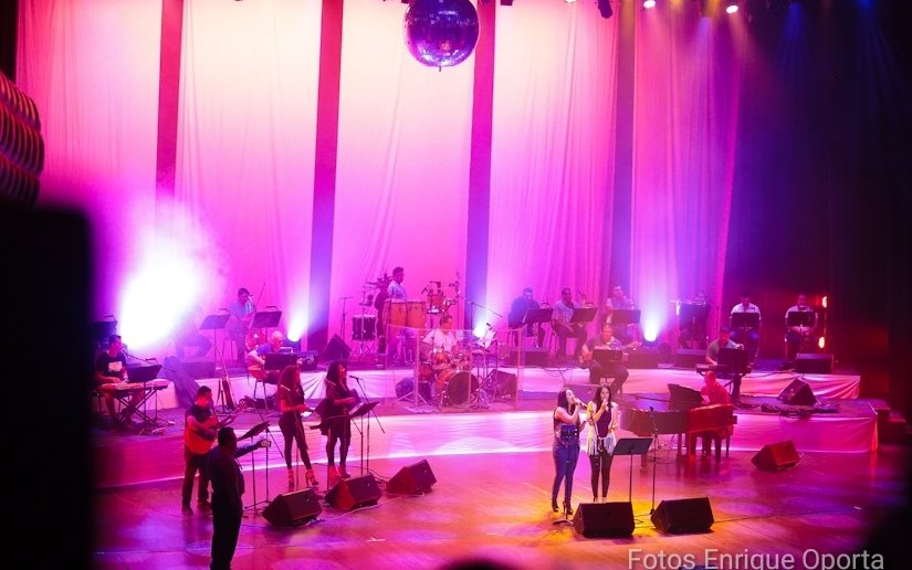Personas de la tercera edad disfrutaron tributo musical al cuarteto sueco ABBA