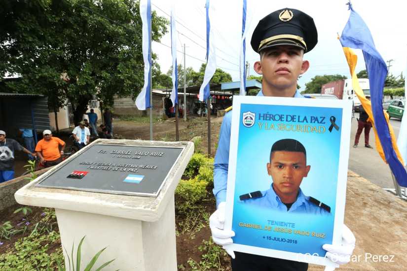 Policía Nacional rinde homenaje al teniente Gabriel Vado en Masaya