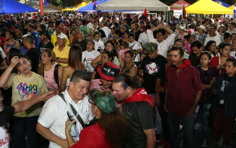 Capitalinos en vigilia a la víspera de celebrar 40 años del triunfo de la Revolución Popular Sandinista