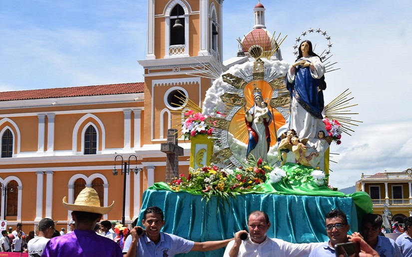 Santos Patronos de Granada y Managua recorren las calles de la Gran sultana