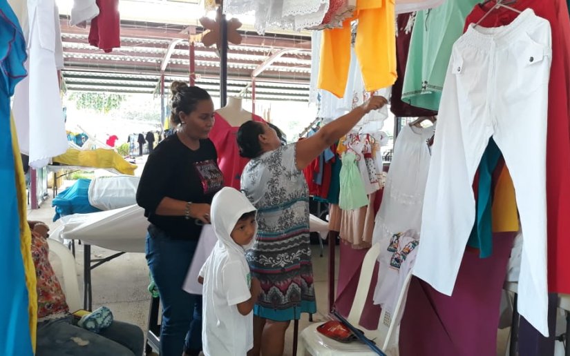 Artesanos reportan buenas ventas en feria dedicada a Santo Domingo de Guzmán
