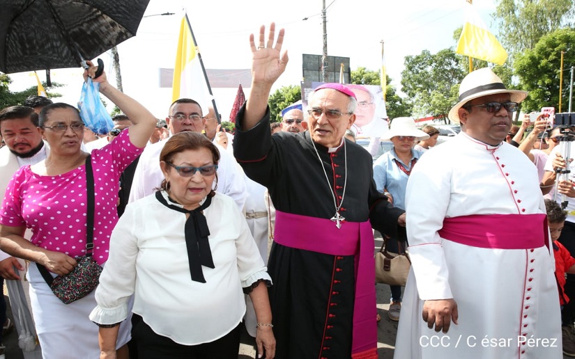 Monseñor Bosco Vivas recibe el cariño y amor del pueblo chinandegano a pocos días de entregar la diócesis de León   