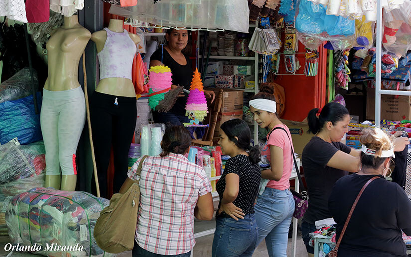 Comerciantes del Mercado Oriental continúan con el festival de descuento