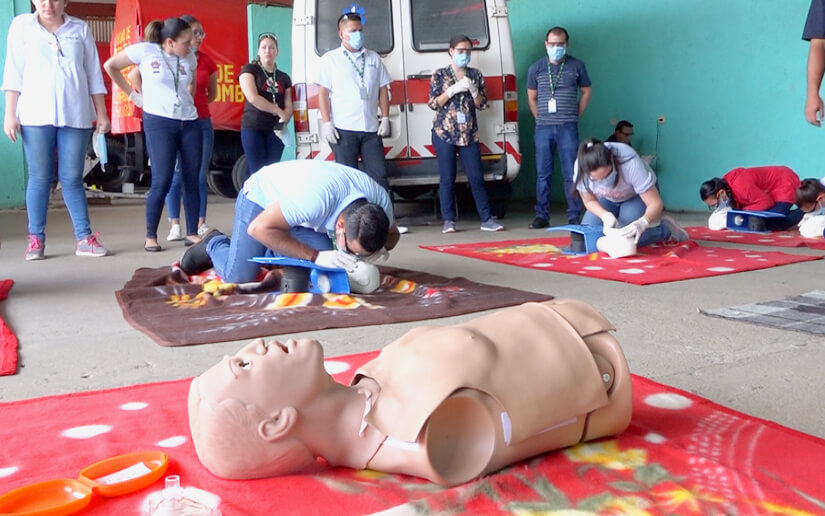 Bomberos de Nicaragua capacitan a personal bancario