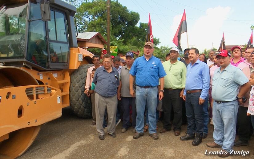 Inicia construcción de carretera de Rosita a Sahsa