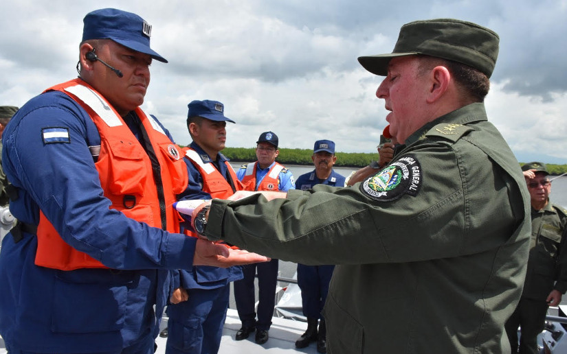 Ejército de Nicaragua en abanderamiento de unidades de superficie