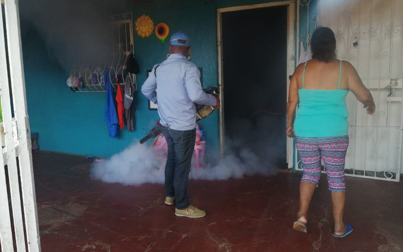 Minsa fumiga viviendas en el distrito V de Managua