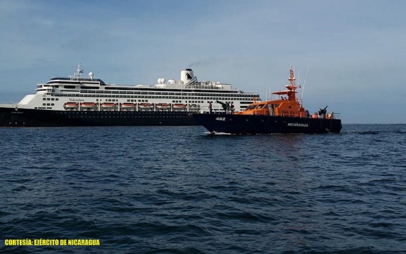 Fuerza Naval brindó protección y seguridad al arribo del crucero Volendam en Puerto Corinto