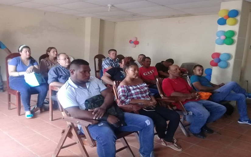Jóvenes emprendedores exponen sus experiencias en las plataformas virtuales