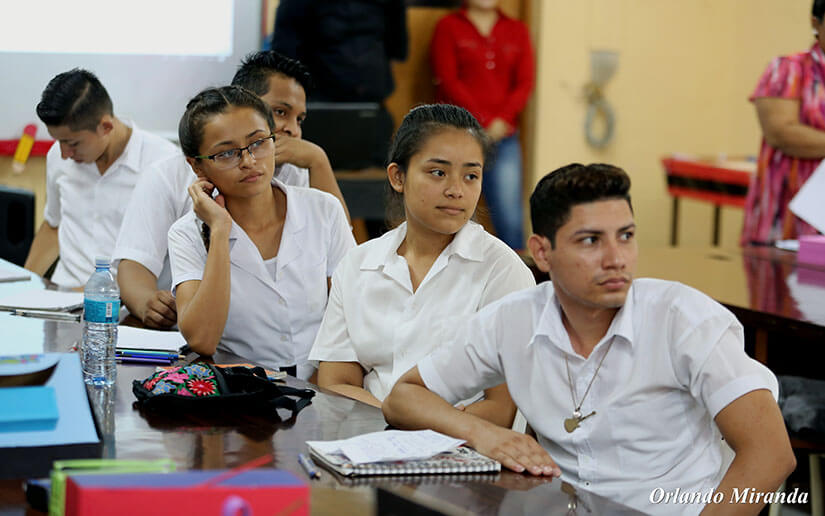 Presentan resultados de sondeos de indagación sobre el interés de los bachilleres en Nicaragua