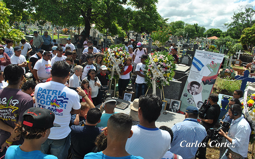 JS19 de Julio deposita ofrendas florales en homenaje a gesta de Raití-Bocay