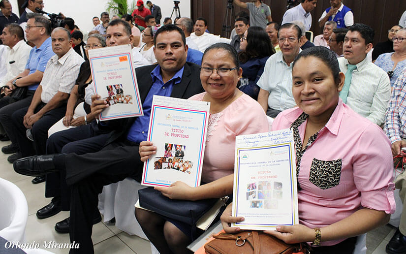 Entregan títulos de propiedad a 67 iglesias evangélicas de toda Nicaragua