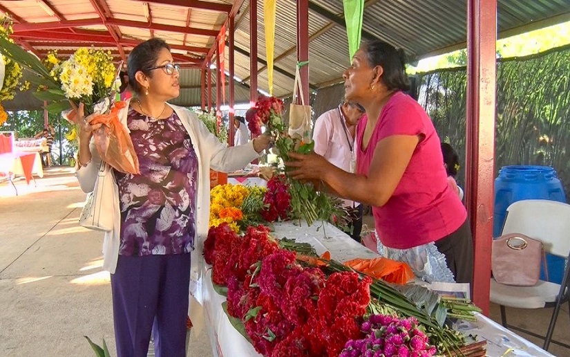 Inicia feria de las Flores y los Santos en el Parque Nacional de Ferias   