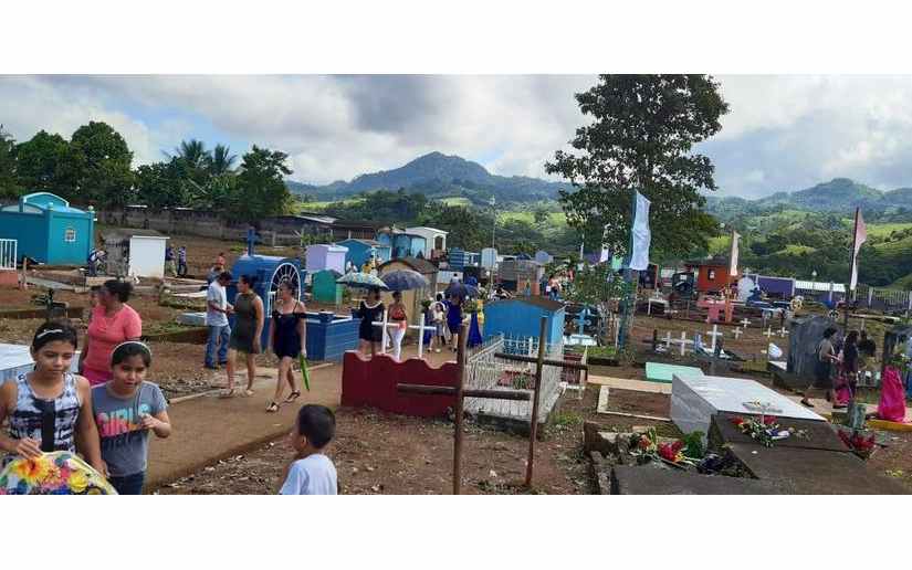 (+Fotos) Familias visitaron a sus fieles difuntos en Matagalpa