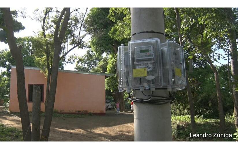 Más de 40 familias de la comarca de Pochocuape estrenan energía eléctrica