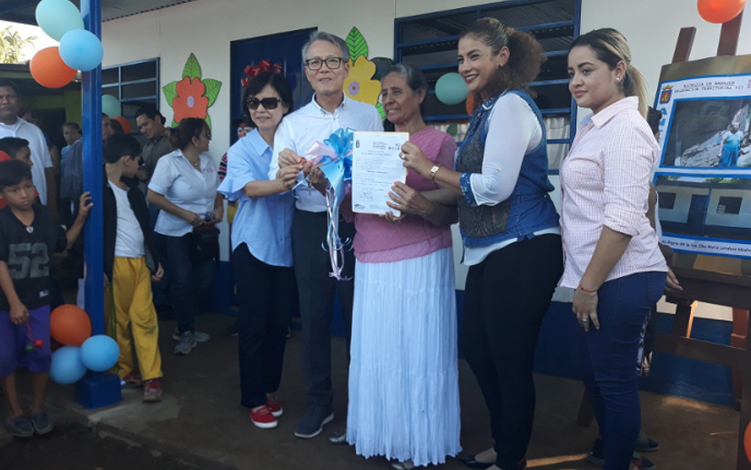 Protagonista del barrio Laureano Mairena recibe vivienda digna número 189