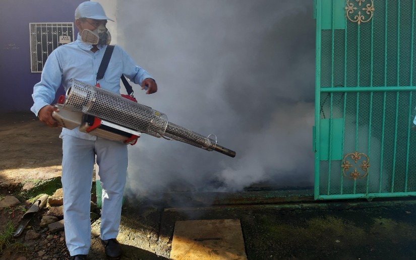 Ministerio de Salud en lucha contra el Dengue en barrio Hugo Chávez de Managua