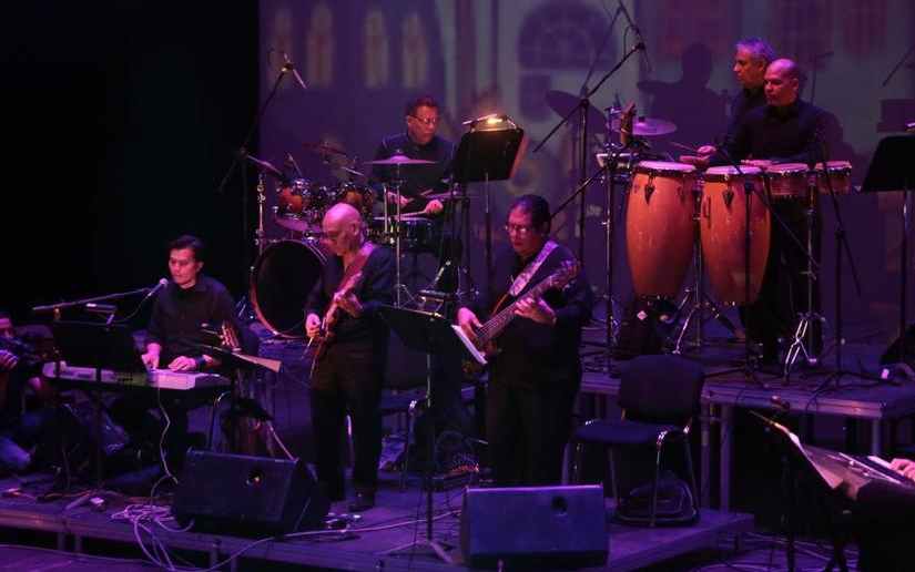 Lleno total en el tributo musical a Roberto Carlos
