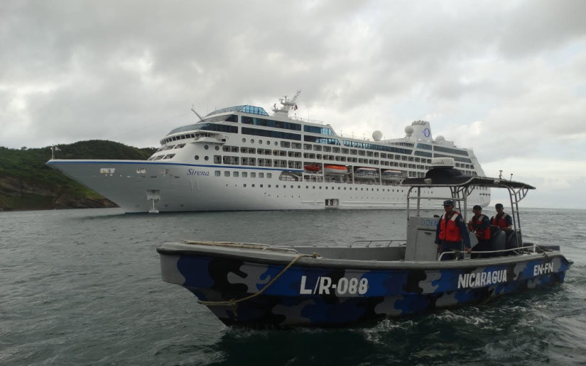 Fuerza Naval brinda protección y seguridad al arribo del crucero MV Sirena en San Juan del Sur