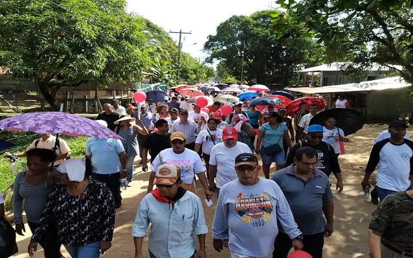 Familias de Bilwi participan en caminata por la paz en Nicaragua