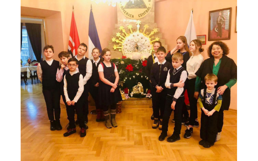 Alumnos de escuela moscovita visitan Embajada de Nicaragua en Rusia