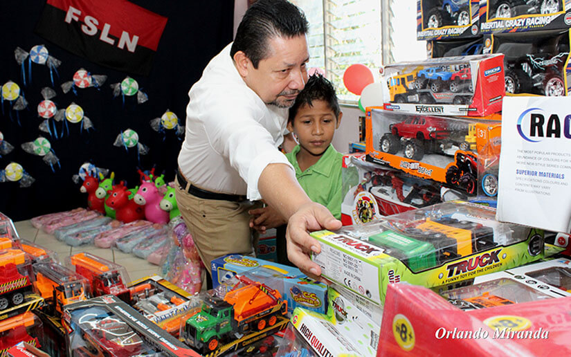Entrega de juguetes: Gobierno Sandinista lleva felicidad a niñez capitalina