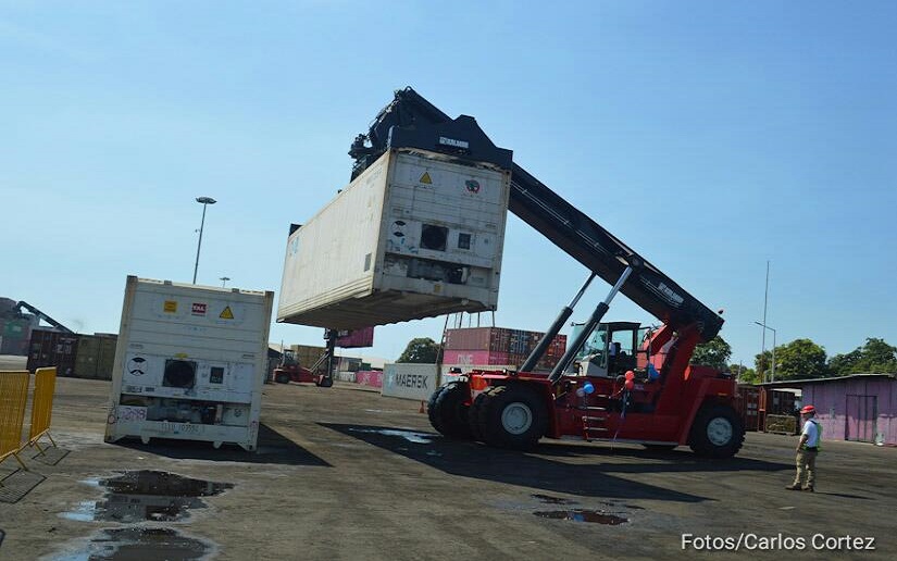 Puerto Corinto cuenta con nuevos equipos de carga frontal