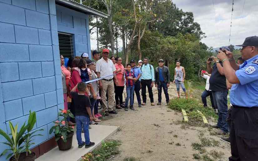 Familias de El Jícaro reciben viviendas dignas