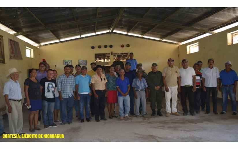 Ejército de Nicaragua participó en reunión con productores de Achuapa